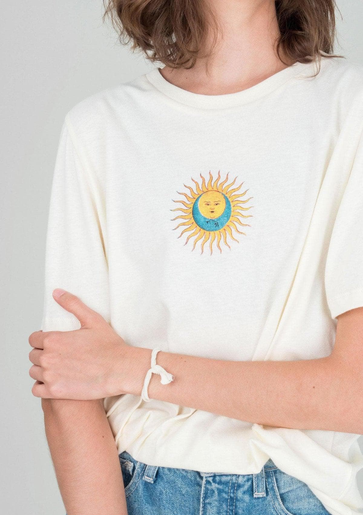 Acapella Ropa Women Graphics Playera Equilibrium