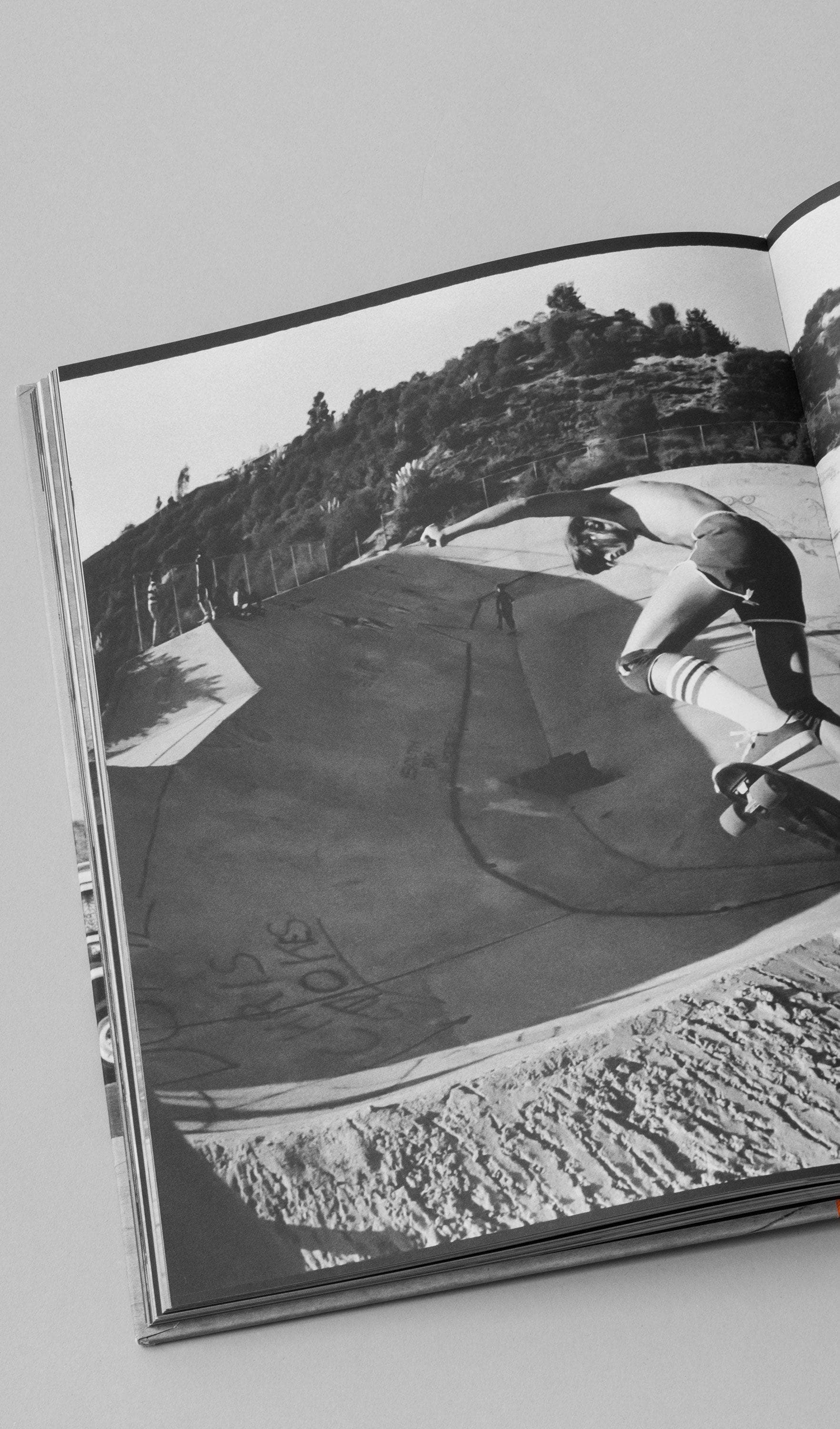 Acapella Ropa ACAPELLA MX Libro - Silver. Skate. Seventies.