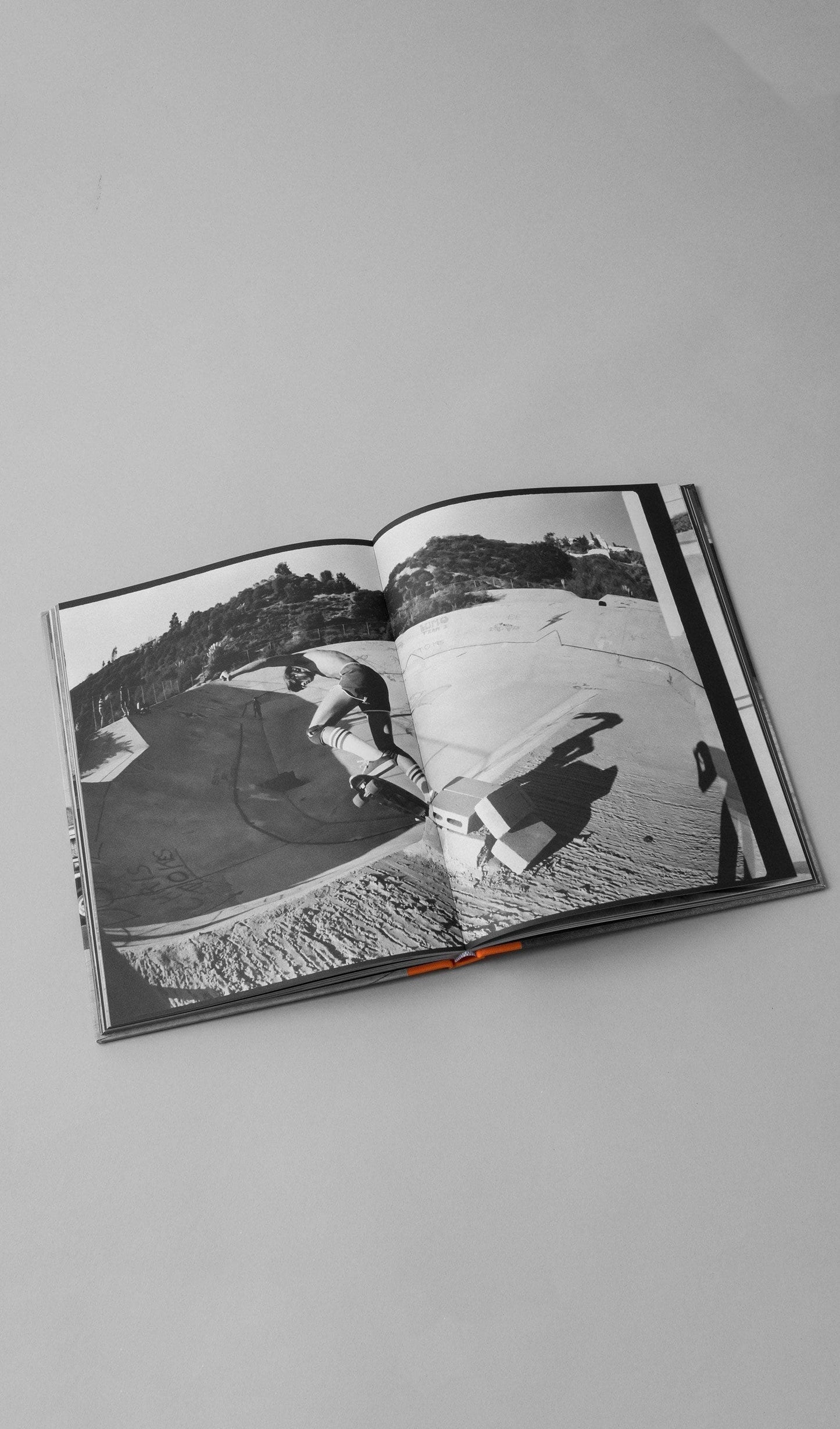 Acapella Ropa ACAPELLA MX Libro - Silver. Skate. Seventies.