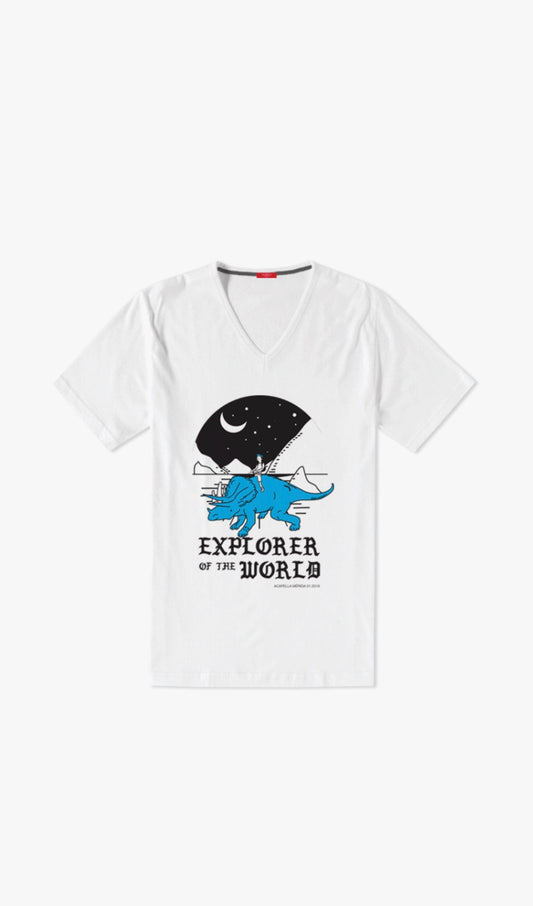 Acapella Ropa Youth Graphics Playera Explorer of The World